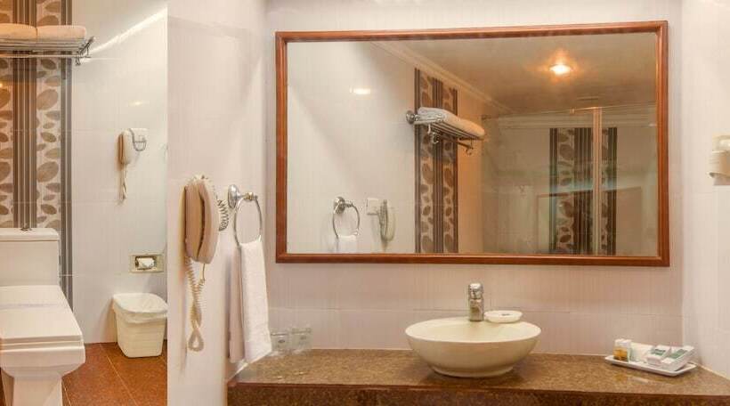 اتاق اجرایی, Annamalai International