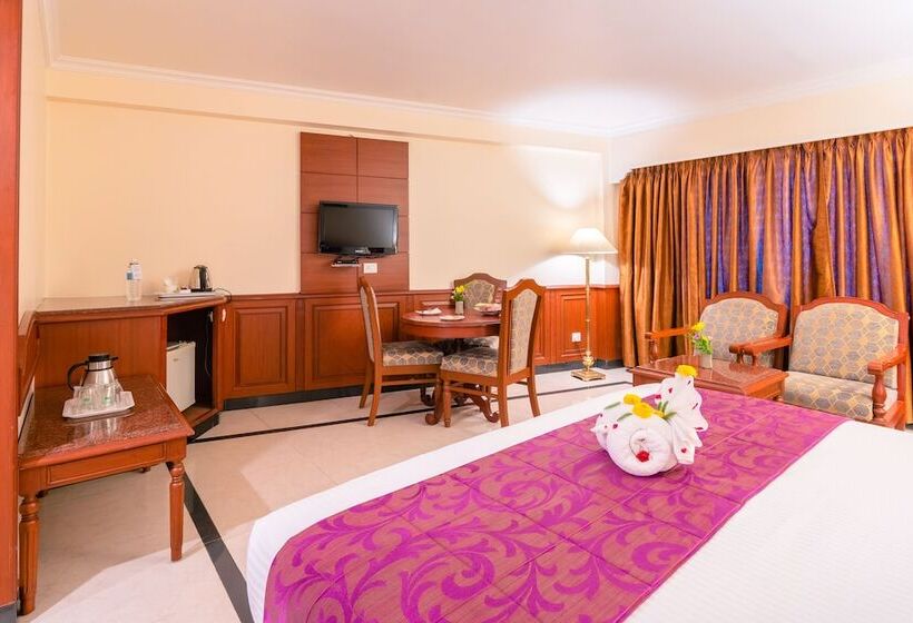 اتاق اجرایی, Annamalai International