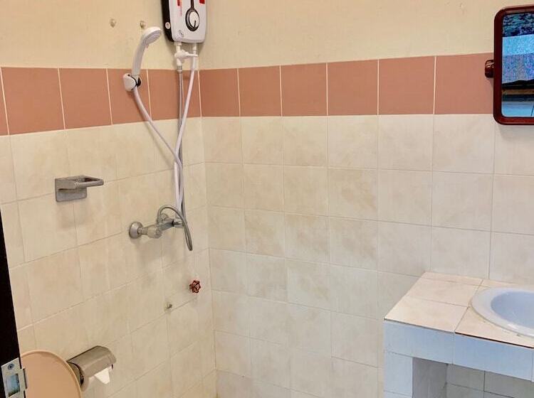 اتاق استاندارد, At Home At Chiang Mai