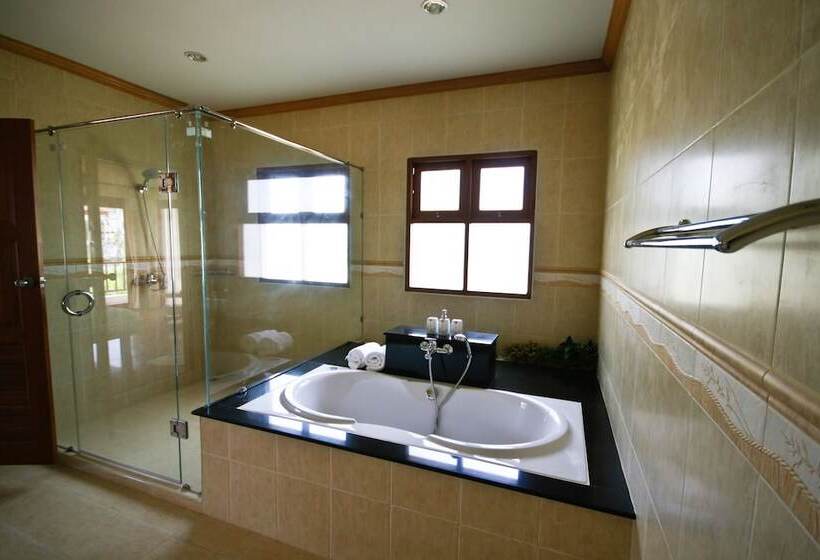 Вилла 3 Спальни с Бассейном, Bangtao Tropical Residence Resort & Spa