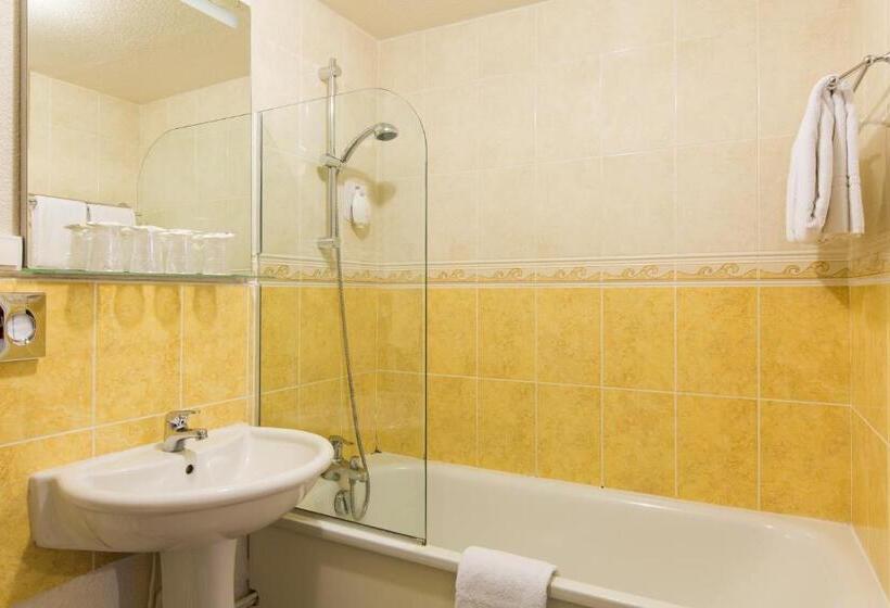 Номер Стандарт Индивидуальный, Comfort Hotel Etampes