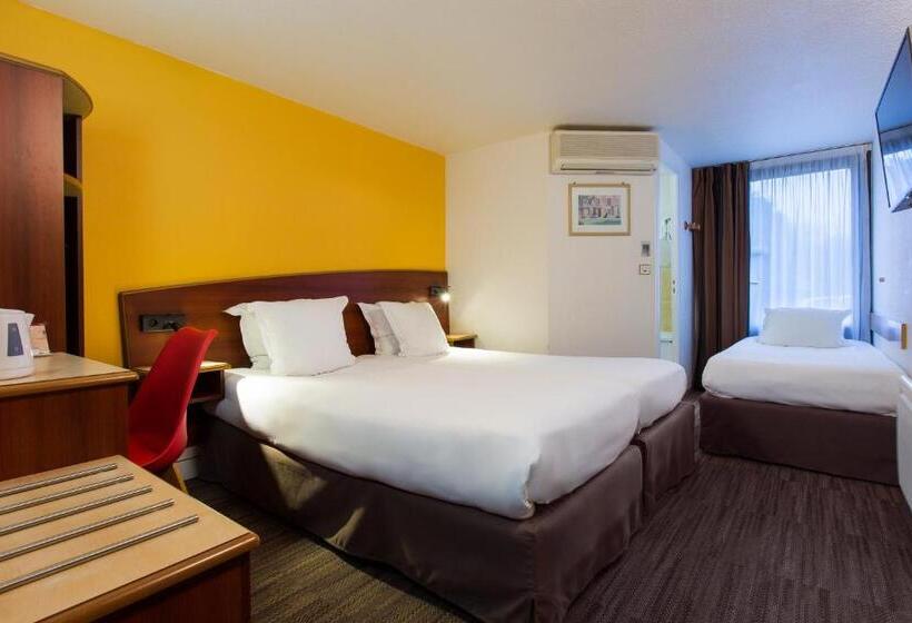 Номер Стандарт Трехместный, Comfort Hotel Etampes