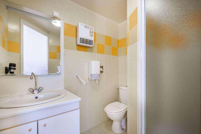 Номер Стандарт Индивидуальный, Comfort Hotel Etampes