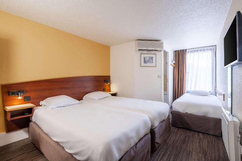 Номер Стандарт Трехместный, Comfort Hotel Etampes