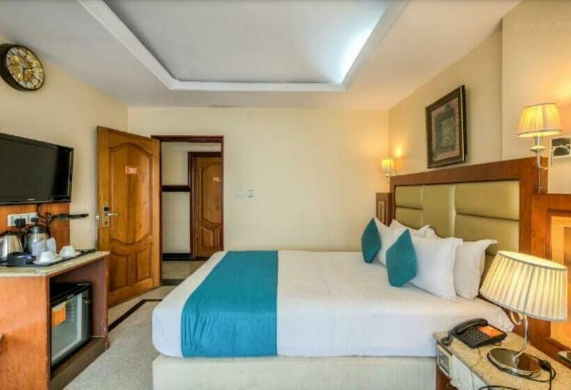 디럭스 룸, Golden Metro