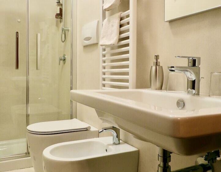 Superior Kamer, Noemi