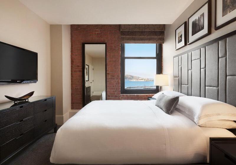 דירת שני חדרים, The Fairmont Heritage Place Ghirardelli Square