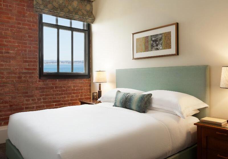 דירת שני חדרים, The Fairmont Heritage Place Ghirardelli Square