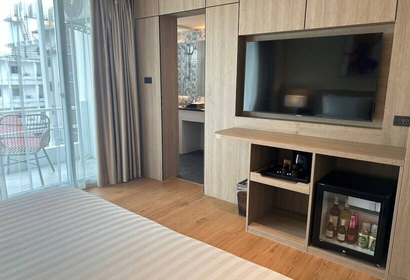 اتاق لوکس, The One Bay Breeze