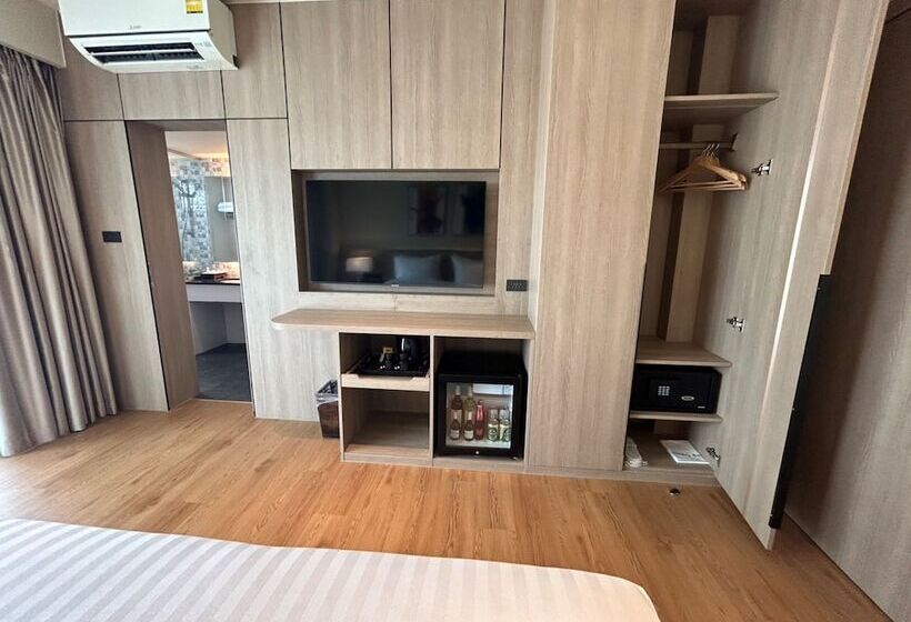 Номер Deluxe с Балконом, The One Bay Breeze