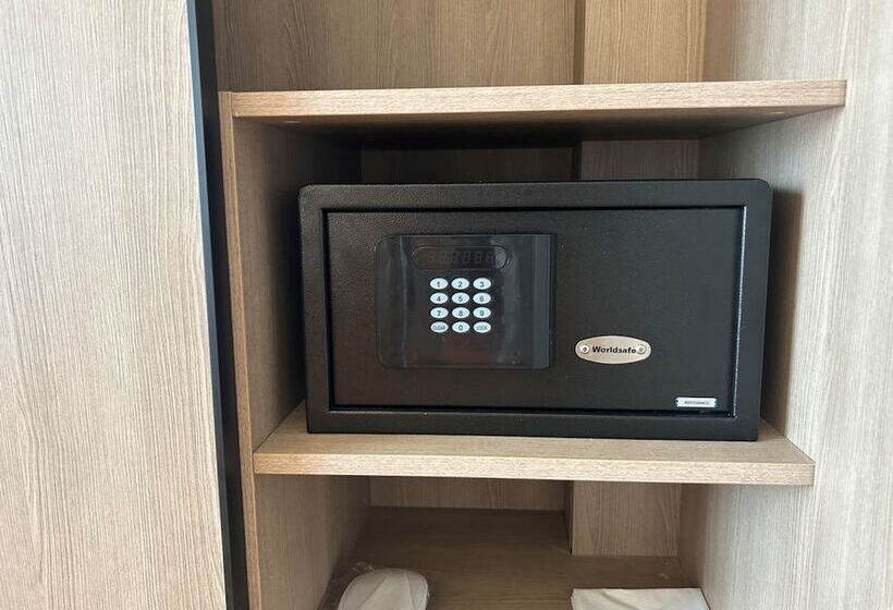 اتاق لوکس با بالکن, The One Bay Breeze