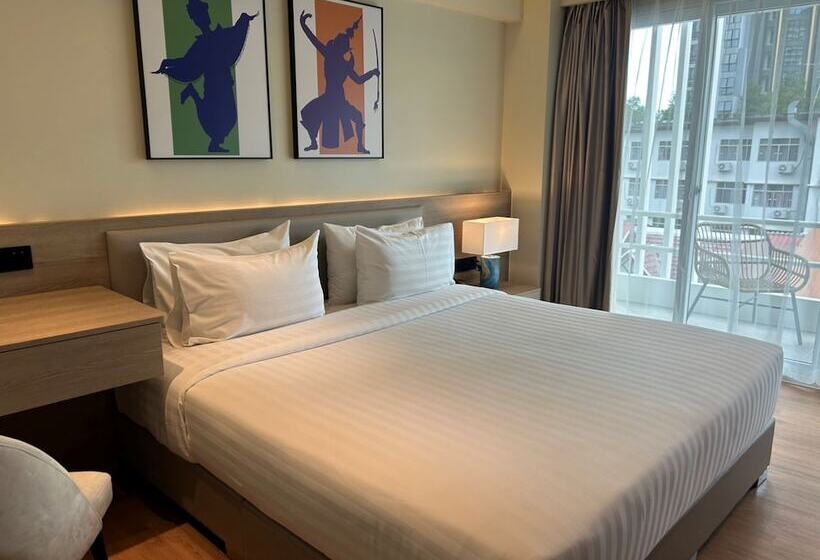 اتاق لوکس با بالکن, The One Bay Breeze