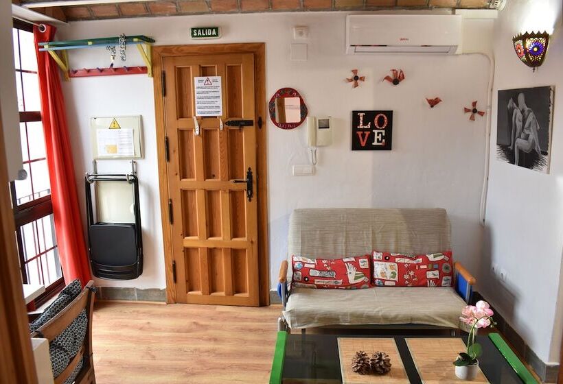 آپارتمان 2 خوابه, Golondrinas De La Alhambra