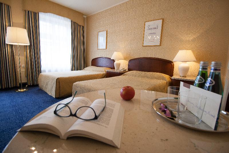 آپارتمان 2 خوابه, Golondrinas De La Alhambra