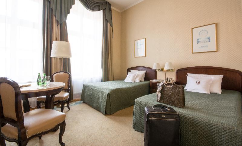 آپارتمان 2 خوابه, Golondrinas De La Alhambra