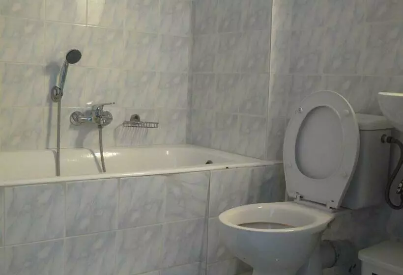 Standard-studio, Leonidas Studios & Apartments
