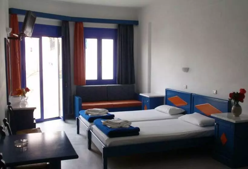 Standard-studio, Leonidas Studios & Apartments