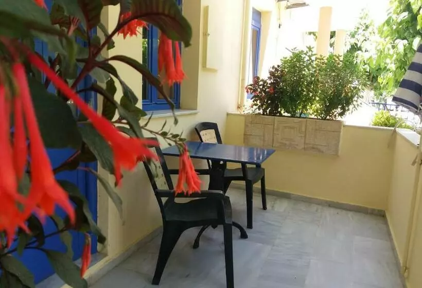 Standard-studio, Leonidas Studios & Apartments
