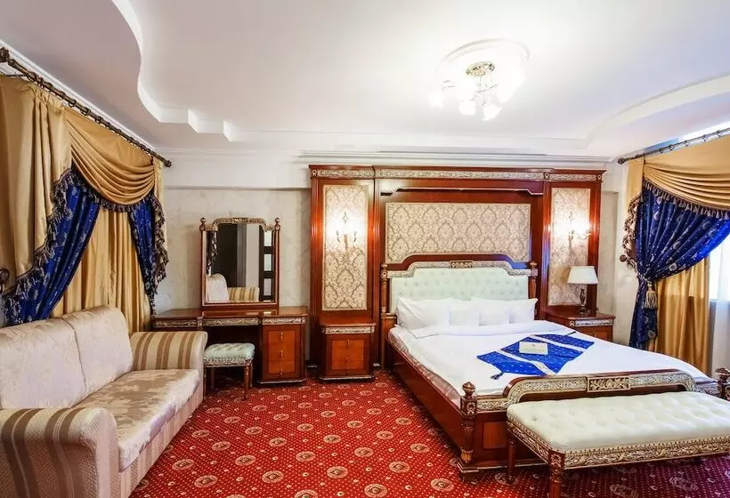 سوییت, Moscow Holiday Hotel