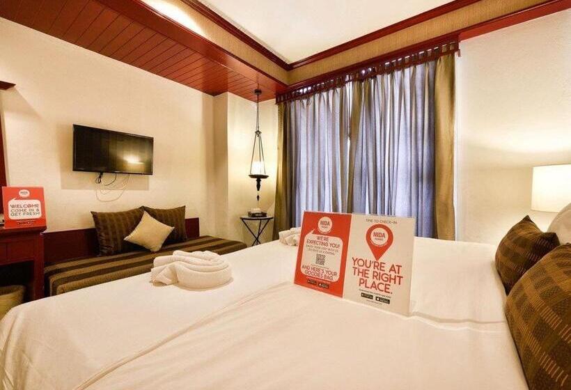 اتاق لوکس با بالکن, The Top Patong Resort