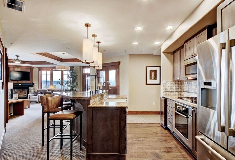 Апартаменты 3 Спальни, One Ski Hill, A Rockresort