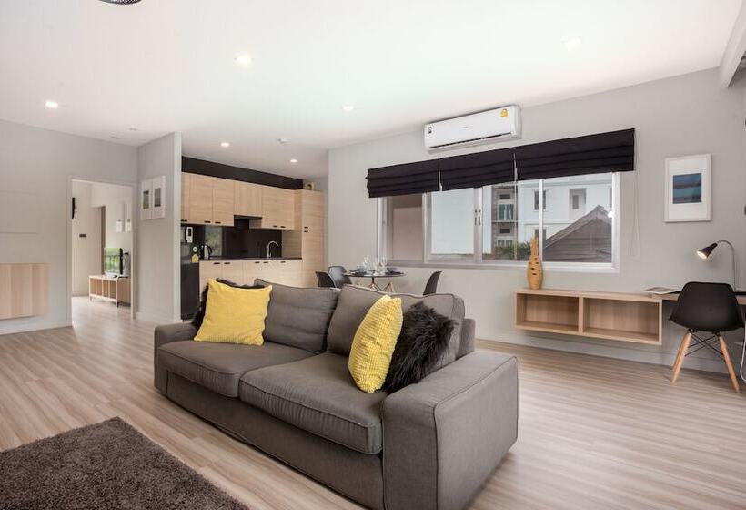 带1个卧室的带阳台的公寓, Studio 365 Serviced Apartments