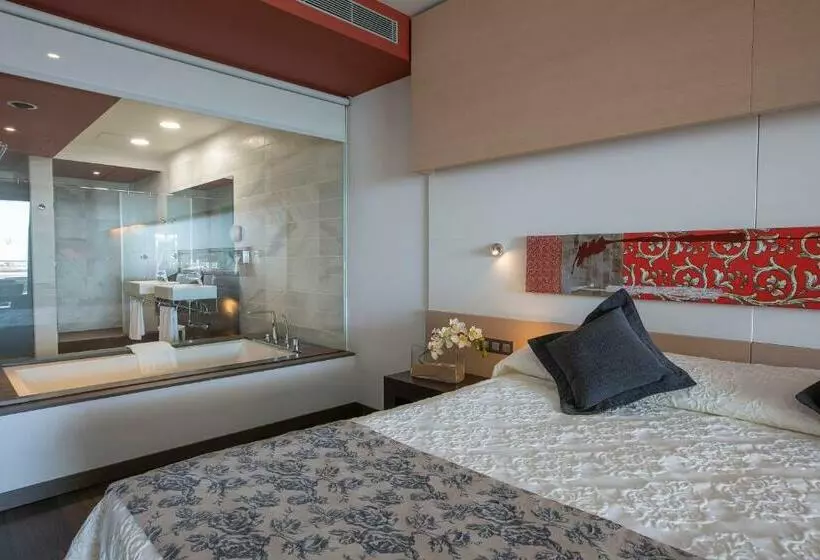 اتاق لوکس با چشم‌انداز دریا, Hipotels Gran Conil & Spa