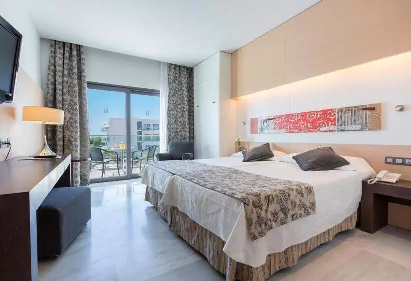 اتاق اساندارد با چشم‌انداز جانبی به دریا, Hipotels Gran Conil & Spa