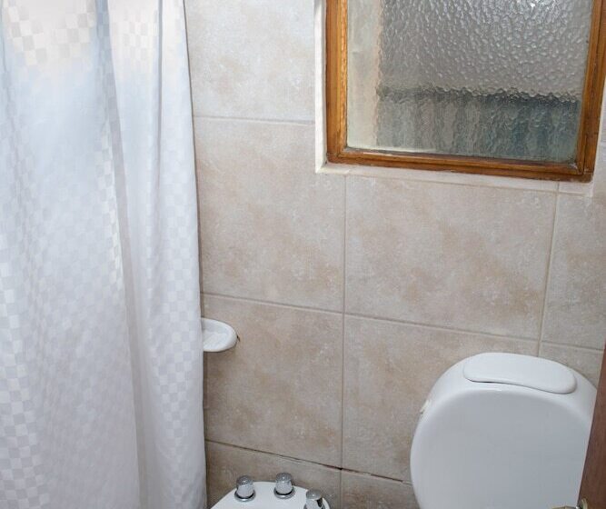 带共用浴室的标准房间, Hostel Inn Bariloche