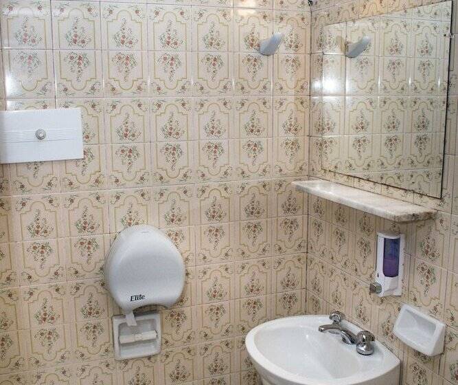 带共用浴室的标准房间, Hostel Inn Bariloche