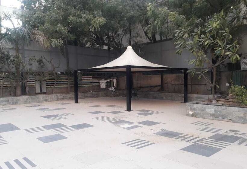 클럽 룸, The Cambay Grand