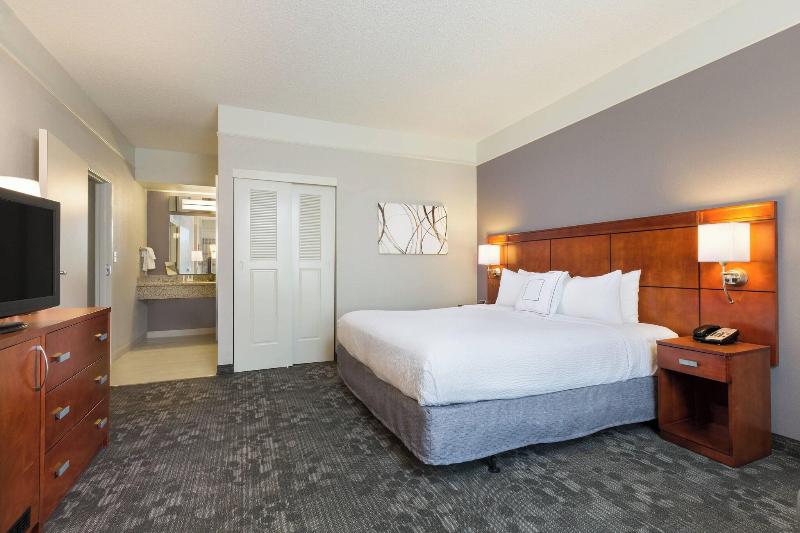 מיטת קינג בסוויטה, Courtyard By Marriott Houston Galleria