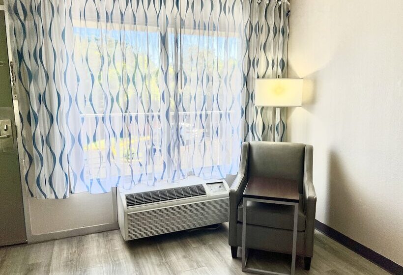 غرفه قياسيه سريرين مزدوجين, Days Inn By Wyndham Melbourne