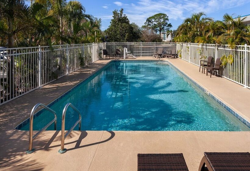 غرفه قياسيه سريرين مزدوجين, Days Inn By Wyndham Melbourne