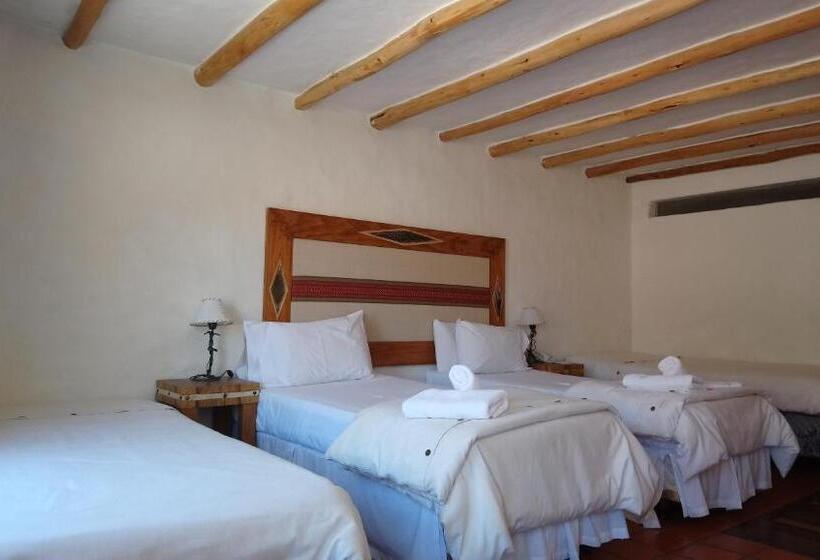 四人高级间, Del Amauta Hosteria