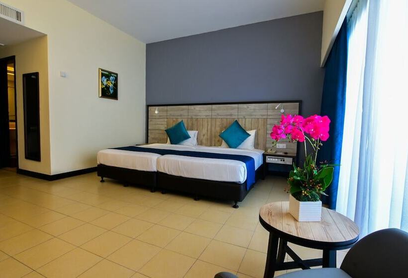 اتاق لوکس با چشم‌انداز, Flamingo By The Beach Penang