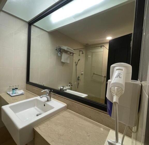 اتاق لوکس با چشم‌انداز دریا, Flamingo By The Beach Penang