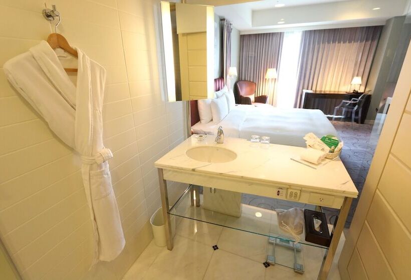 اتاق لوکس, Grand Victoria