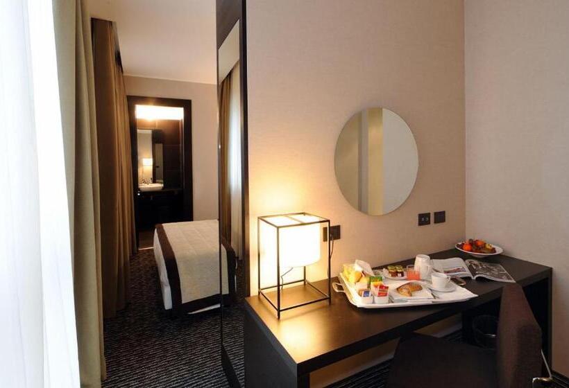 חדר אקזקיוטיב, H2c Hotel Milanofiori