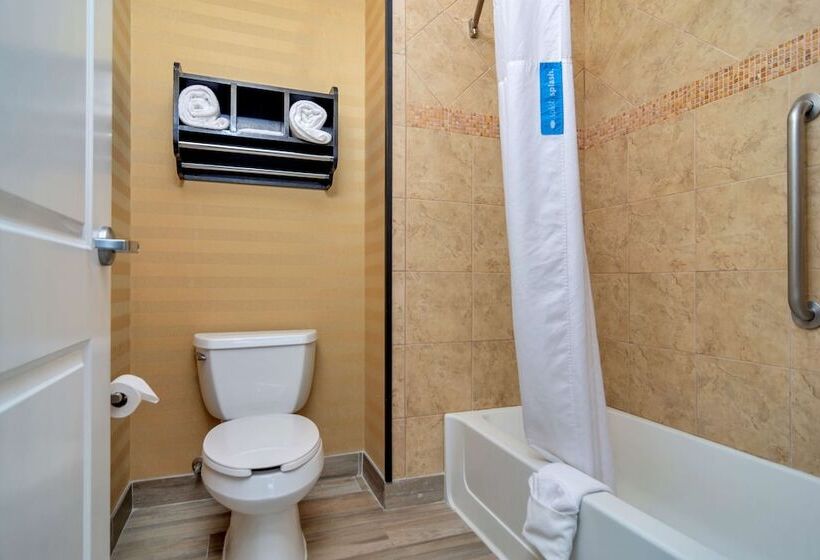 スタンダードスタジオ, Hampton Inn & Suites Fort Worth Fossil Creek