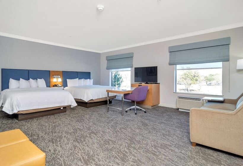 スタンダードスタジオ, Hampton Inn & Suites Fort Worth Fossil Creek