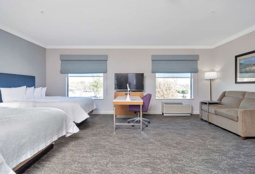 スタンダードスタジオ, Hampton Inn & Suites Fort Worth Fossil Creek