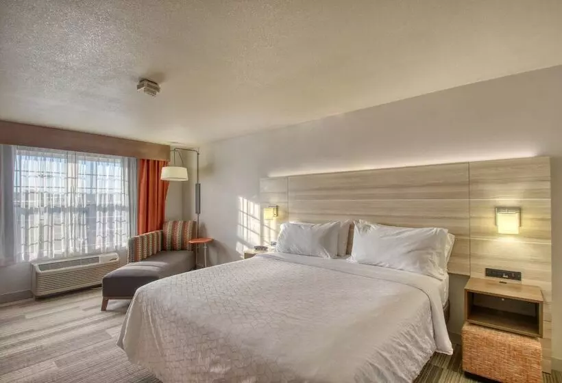 スタンダードルーム, Holiday Inn Express Hotel & Suites Milwaukee Airport, An Ihg