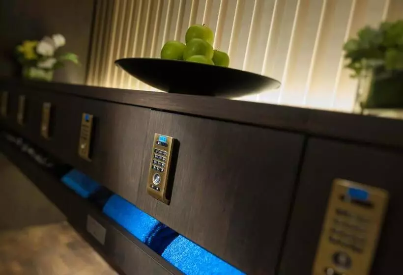 اتاق استاندارد با تخت بزرگ, Marco Polo Hongkong