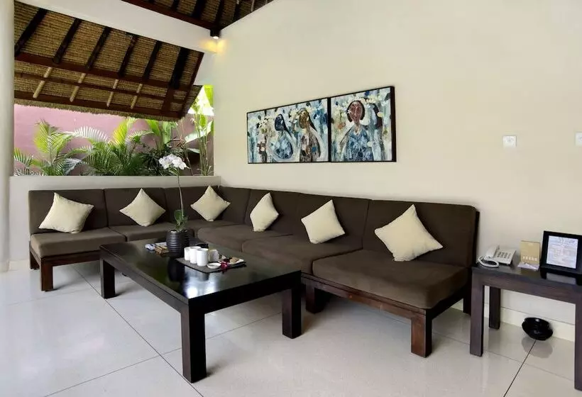 Villa 3 Makuuhuonetta Uima-allas, The Dusun
