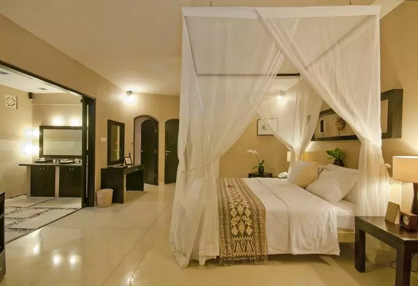 Villa 3 Makuuhuonetta Uima-allas, The Dusun