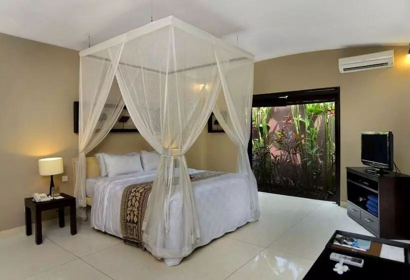 Villa 3 Makuuhuonetta Uima-allas, The Dusun