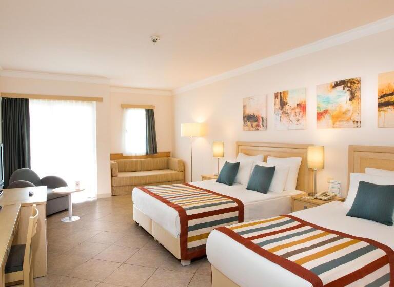 غرفة سوبيريور, Paloma Grida