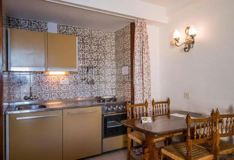 スタンダードスタジオ, Apartamentos Chinasol