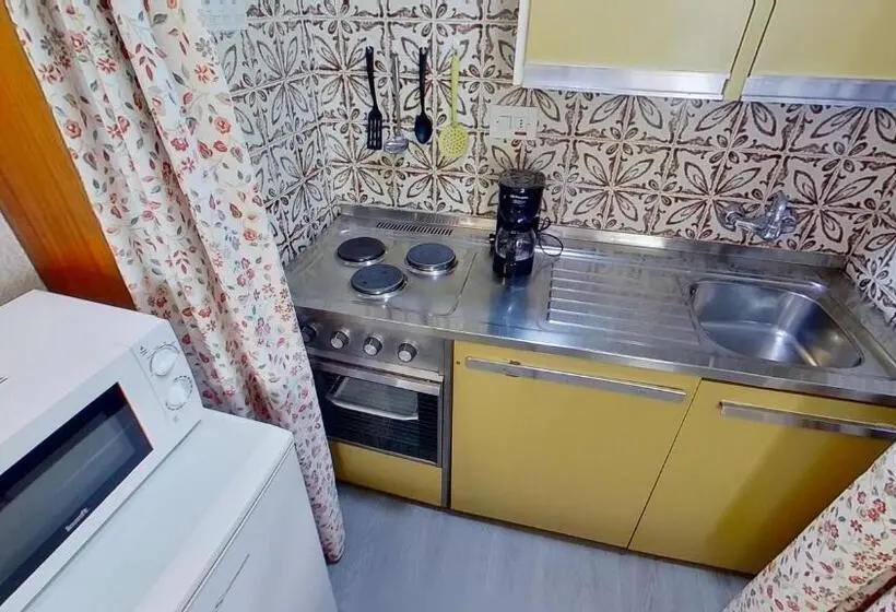 スタンダードスタジオ, Apartamentos Chinasol